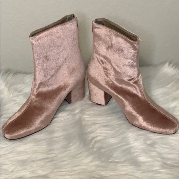 Free People Velvet Cecile Bootie Size 39 Rose Boots Pink Block Heel Velour New - Picture 3 of 10